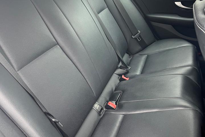 Sort Mercedes C-Klasse fra 2015