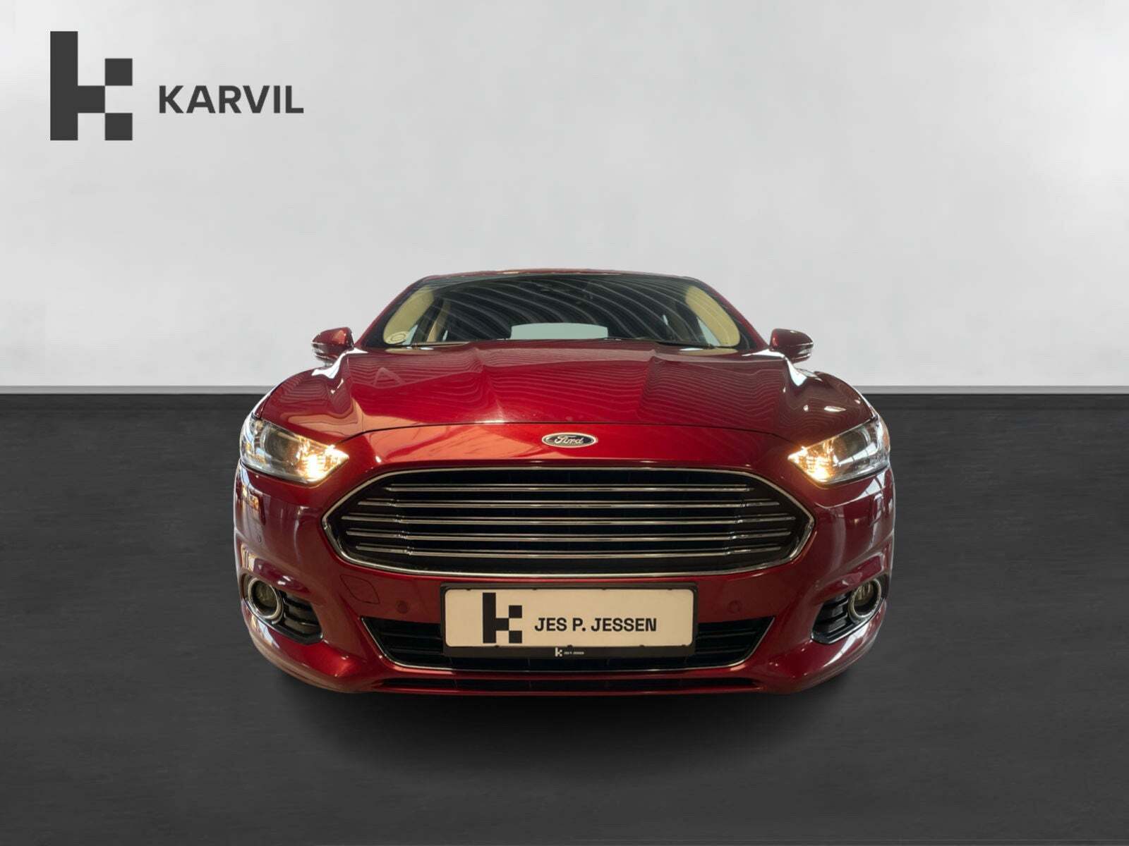 Rød Ford Mondeo fra 2017