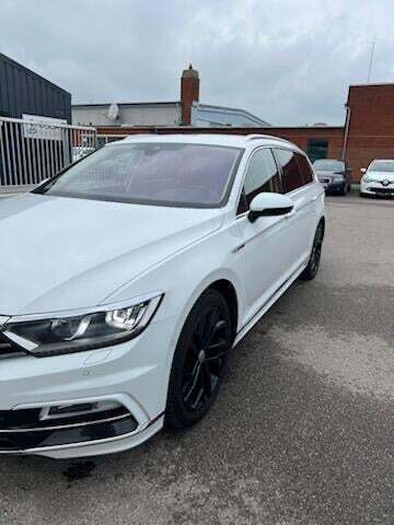 VW Passat 2,0 TDi 190 R-line Variant DSG 4Motion