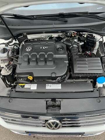 Hvid VW Passat fra 2016