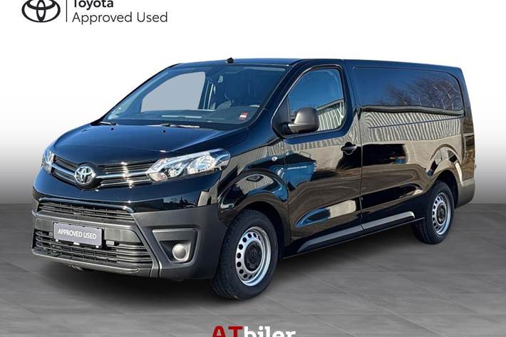 Sort Toyota ProAce fra 2023 set udefra