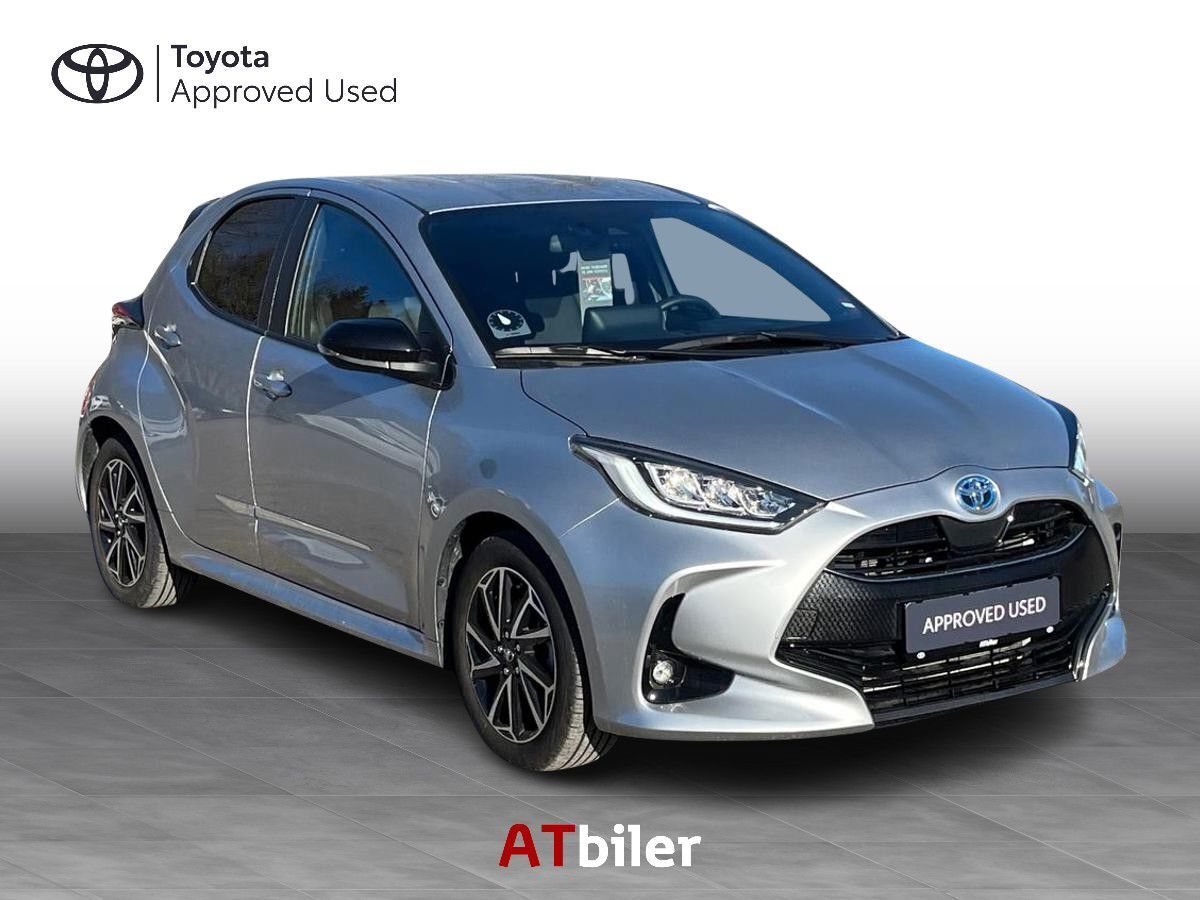 Sølv Toyota Yaris fra 2023