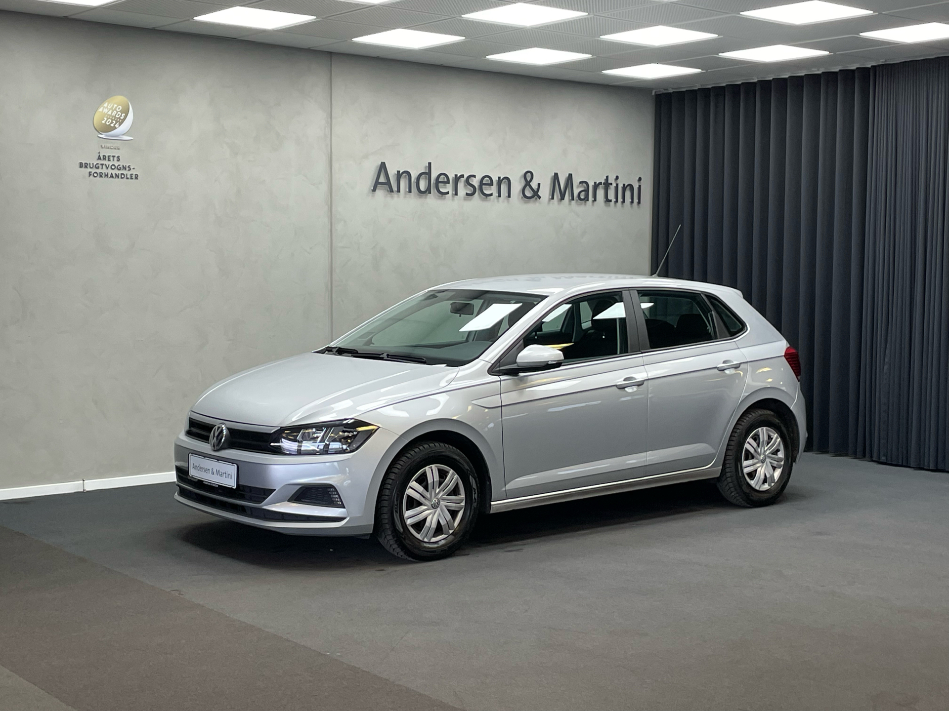 Sølv VW Polo fra 2018 set udefra