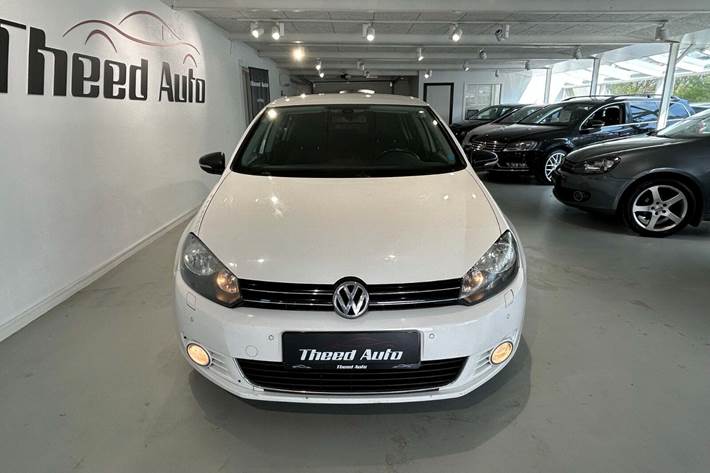 Hvid VW Golf VI fra 2009