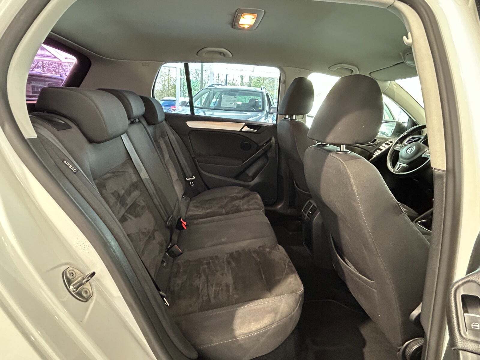 Hvid VW Golf VI fra 2009