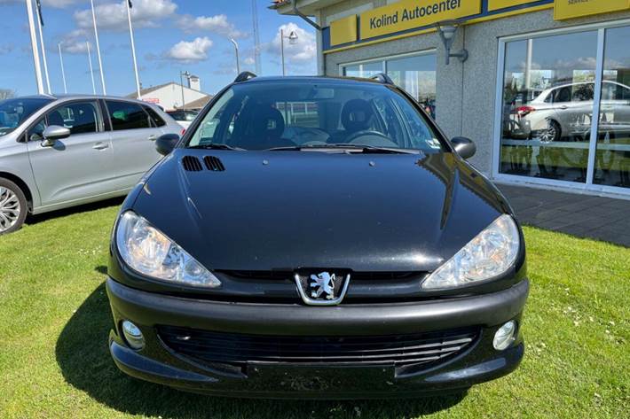 Sort Peugeot 206 fra 2003