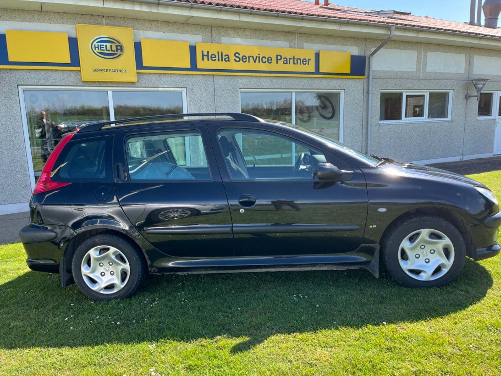 Sort Peugeot 206 fra 2003