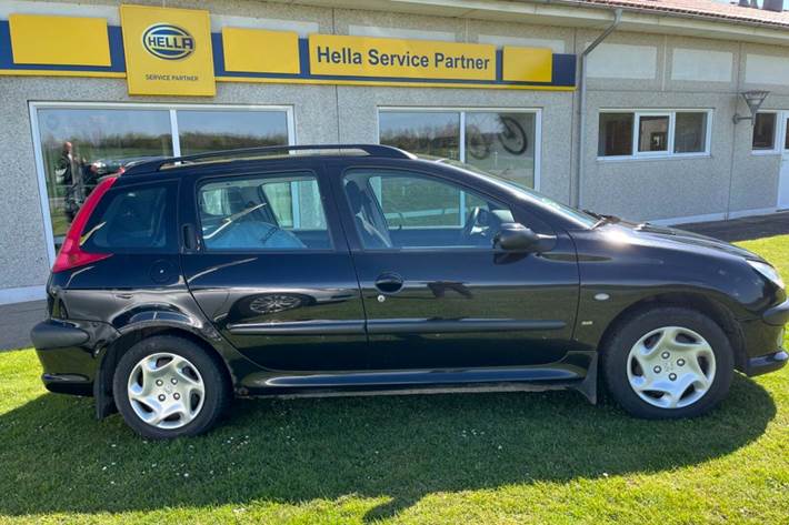 Sort Peugeot 206 fra 2003