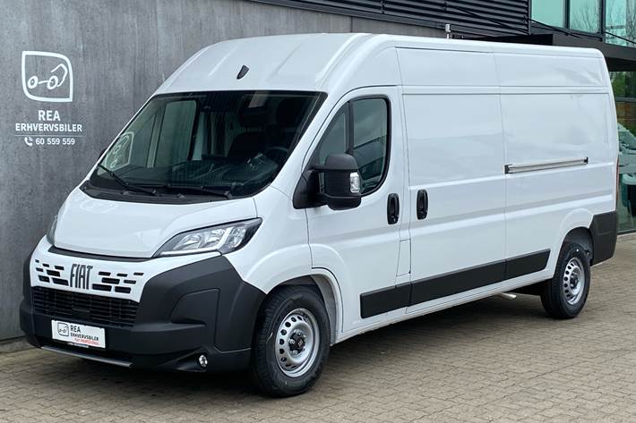Hvid Fiat Ducato fra 2025