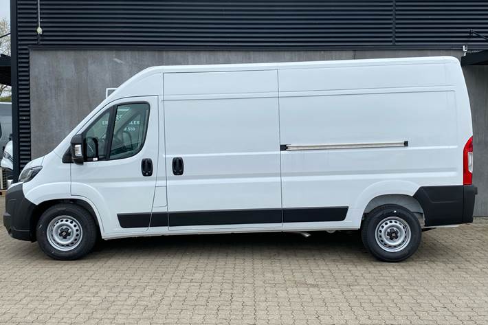 Hvid Fiat Ducato fra 2025