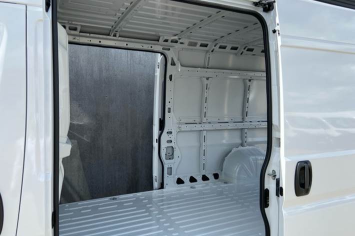 Hvid Fiat Ducato fra 2025