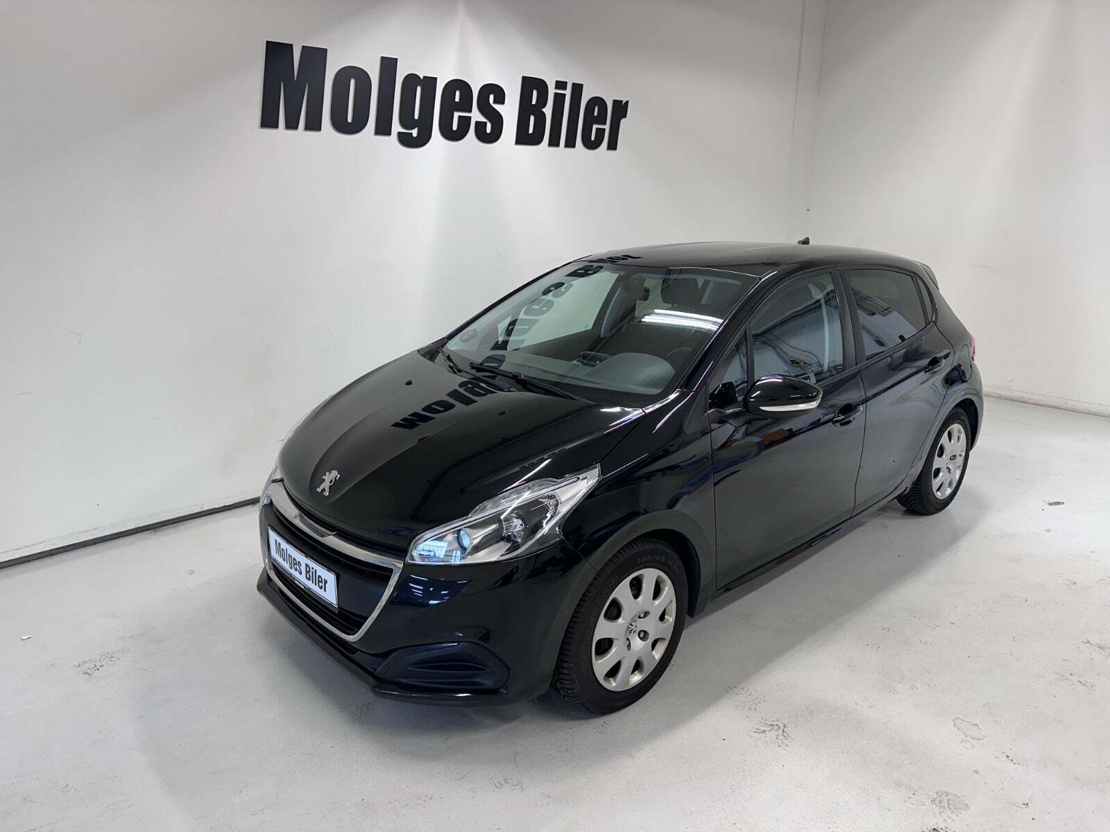 Sort Peugeot 208 fra 2019 set udefra