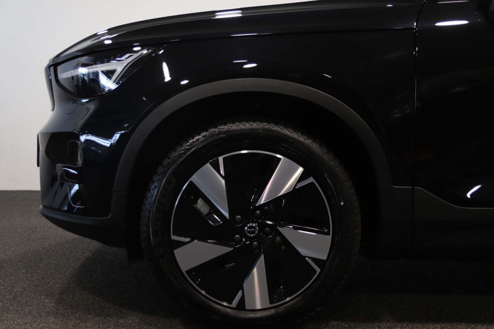 Sort Volvo C40 fra 2023