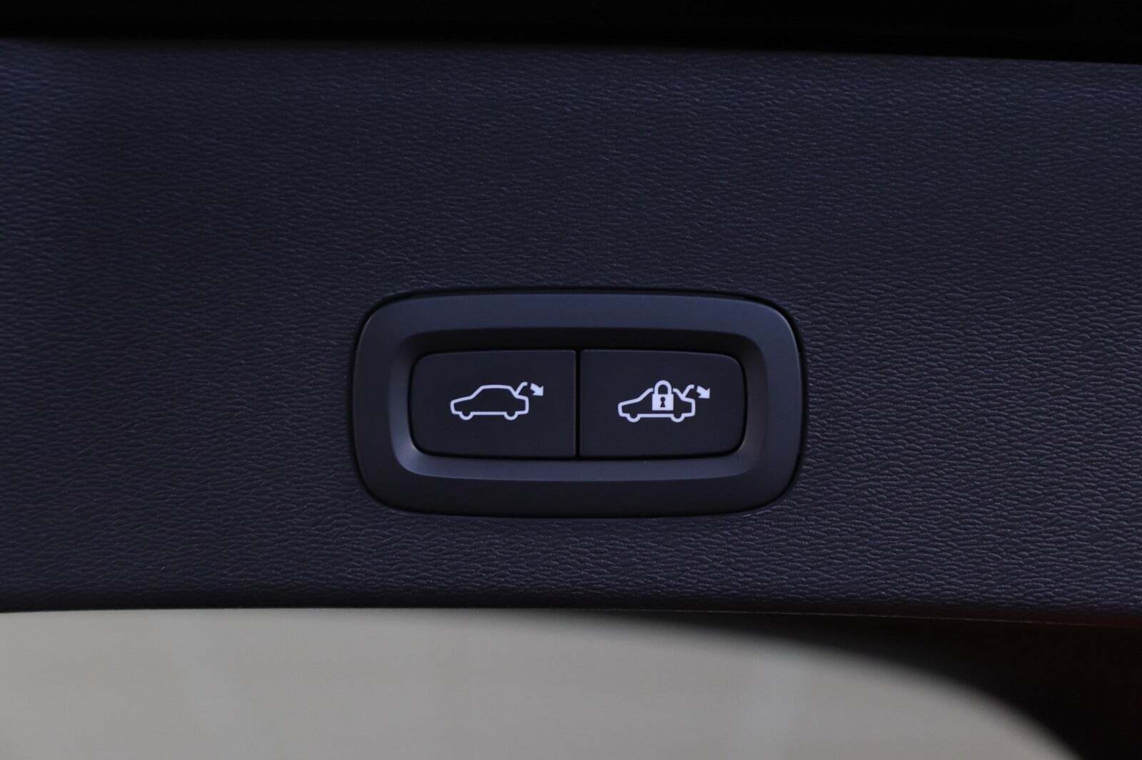 Sort Volvo C40 fra 2023