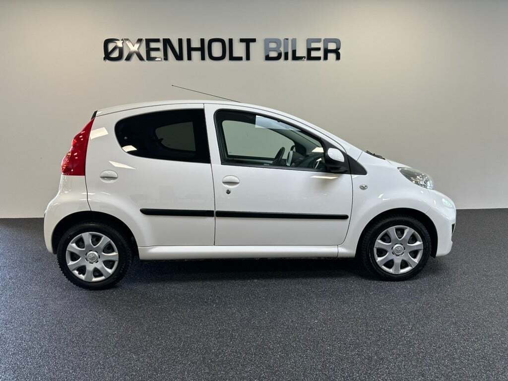 Hvid Peugeot 107 fra 2011