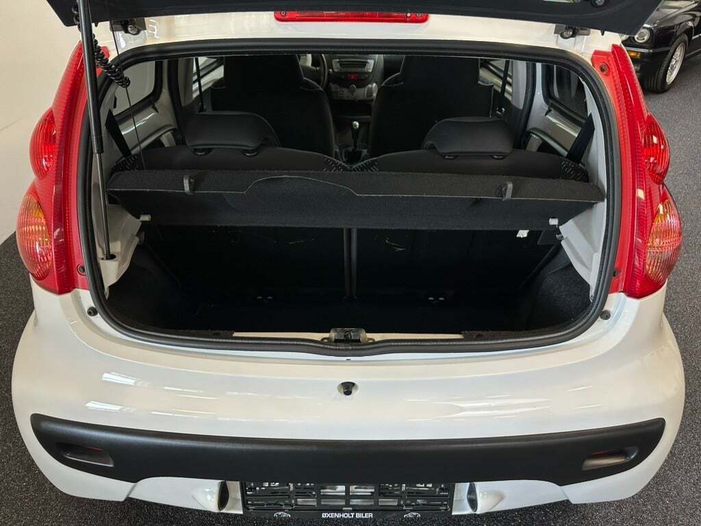 Hvid Peugeot 107 fra 2011