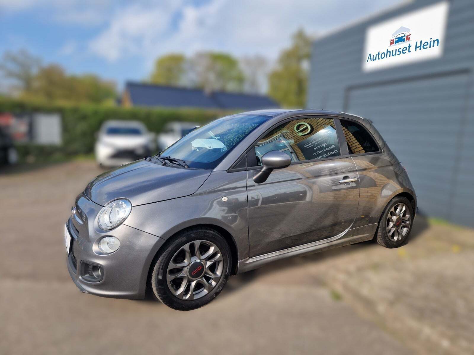 Grå Fiat 500 fra 2014