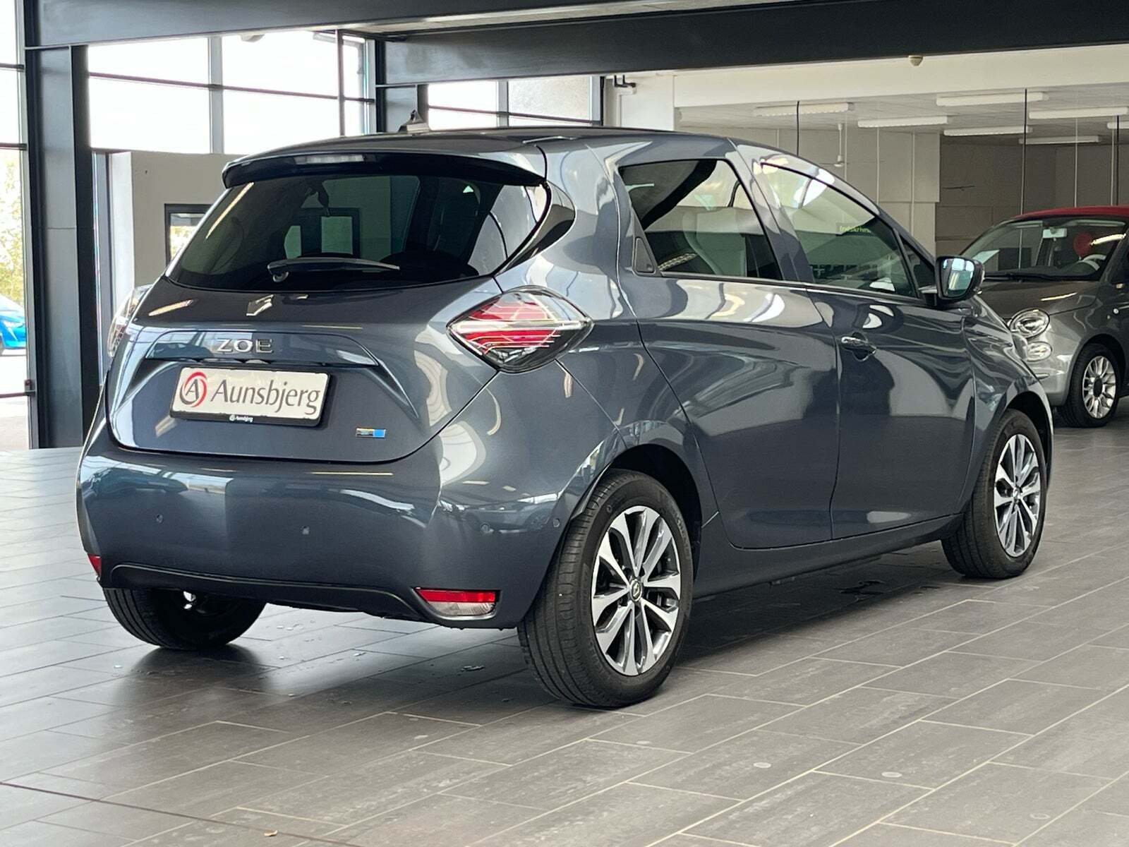 Grå Renault Zoe fra 2021