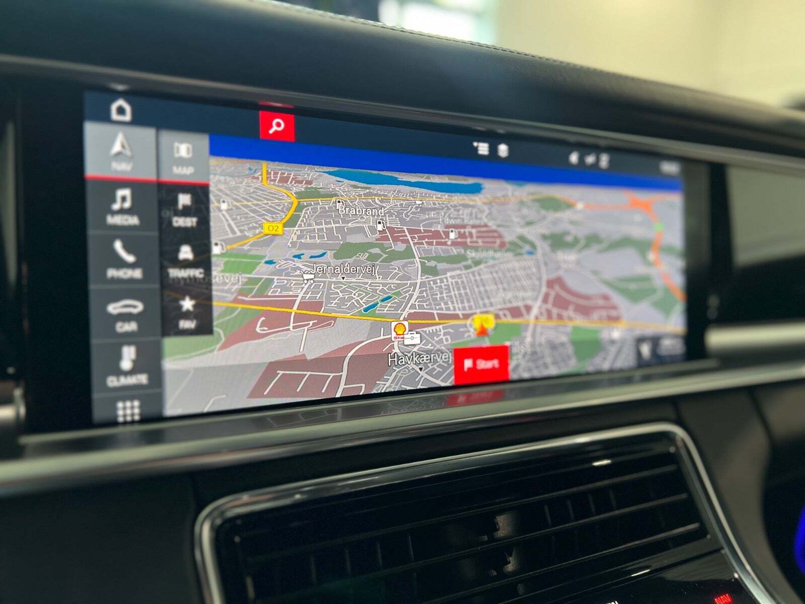 Sort Porsche Panamera 4 fra 2017