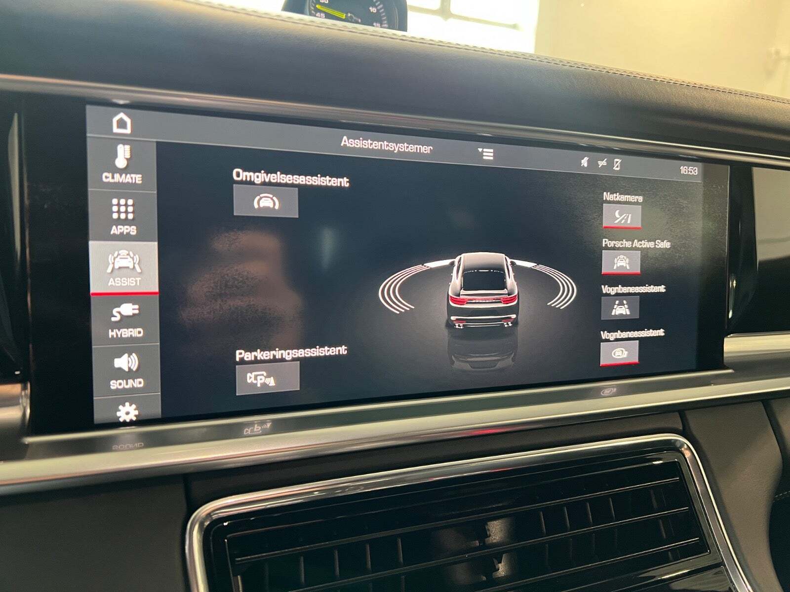 Sort Porsche Panamera 4 fra 2017