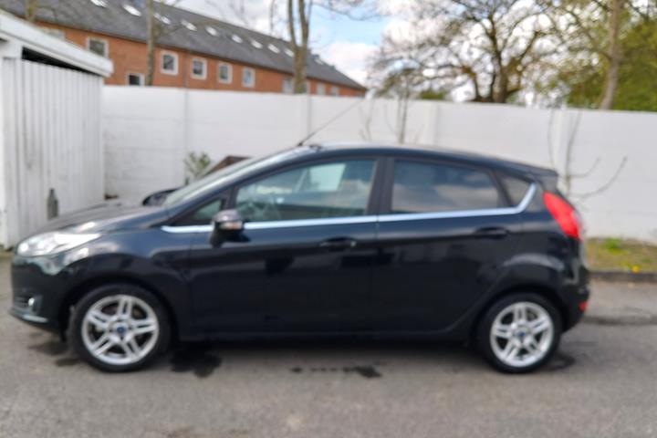 Sort Ford Fiesta fra 2015