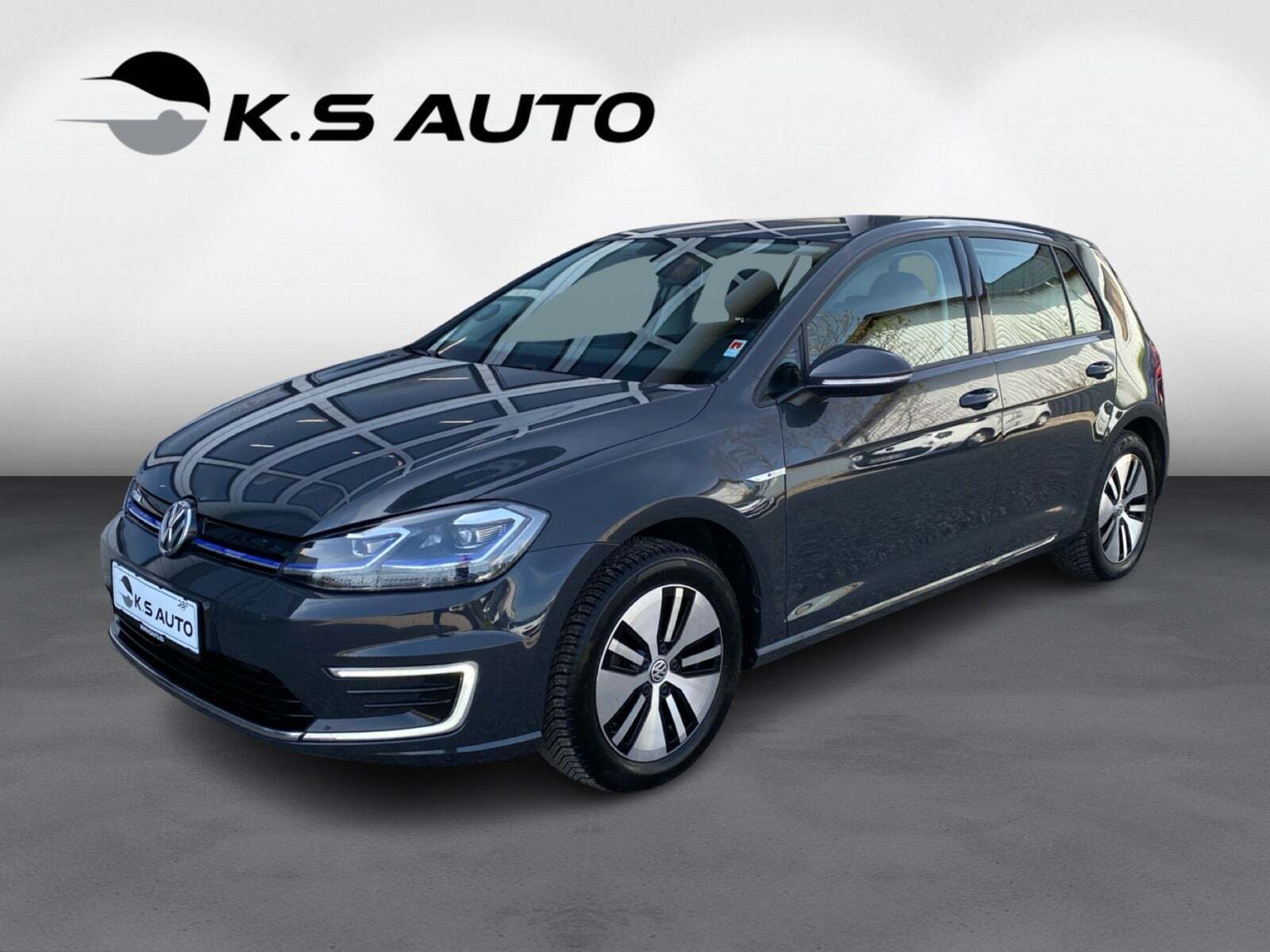 Grå VW e-Golf VII fra 2020 set udefra