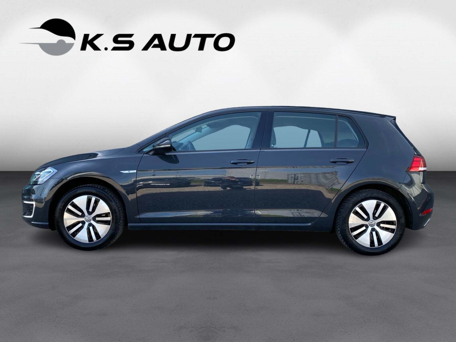 Grå VW e-Golf VII fra 2020