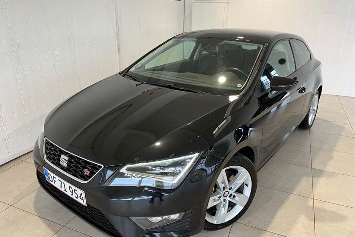 Sort Seat Leon fra 2014 set udefra