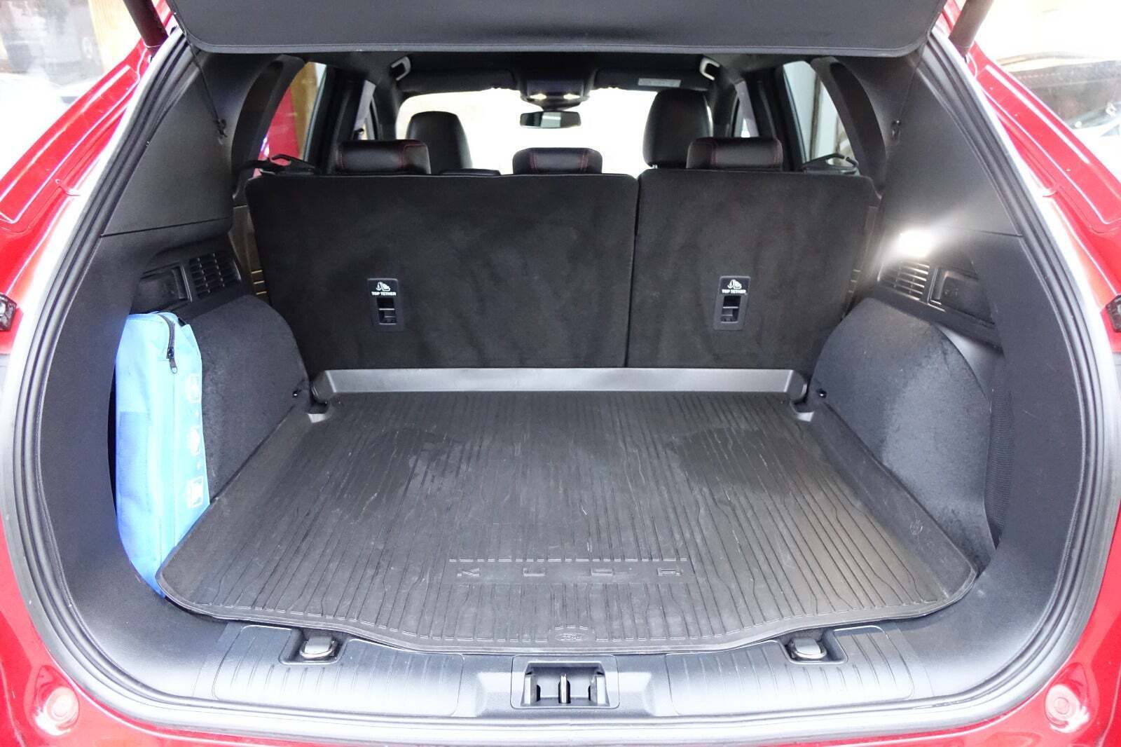 Rød Ford Kuga fra 2021