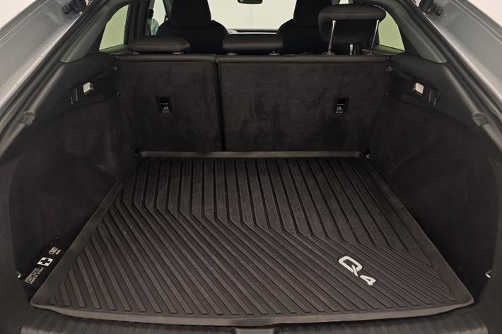 Sølv Audi Q4 fra 2021