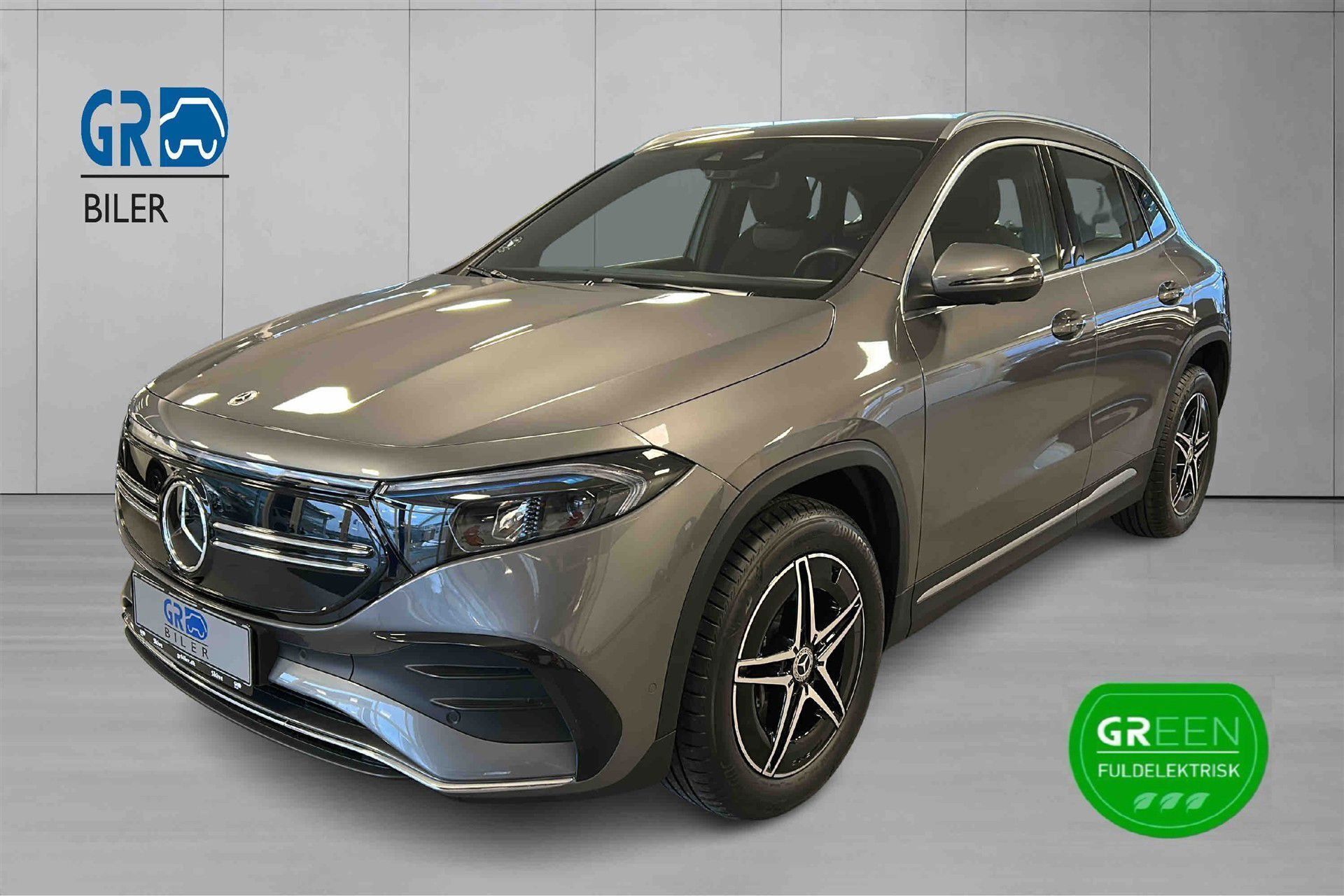Grå Mercedes EQA 250 fra 2023 set udefra