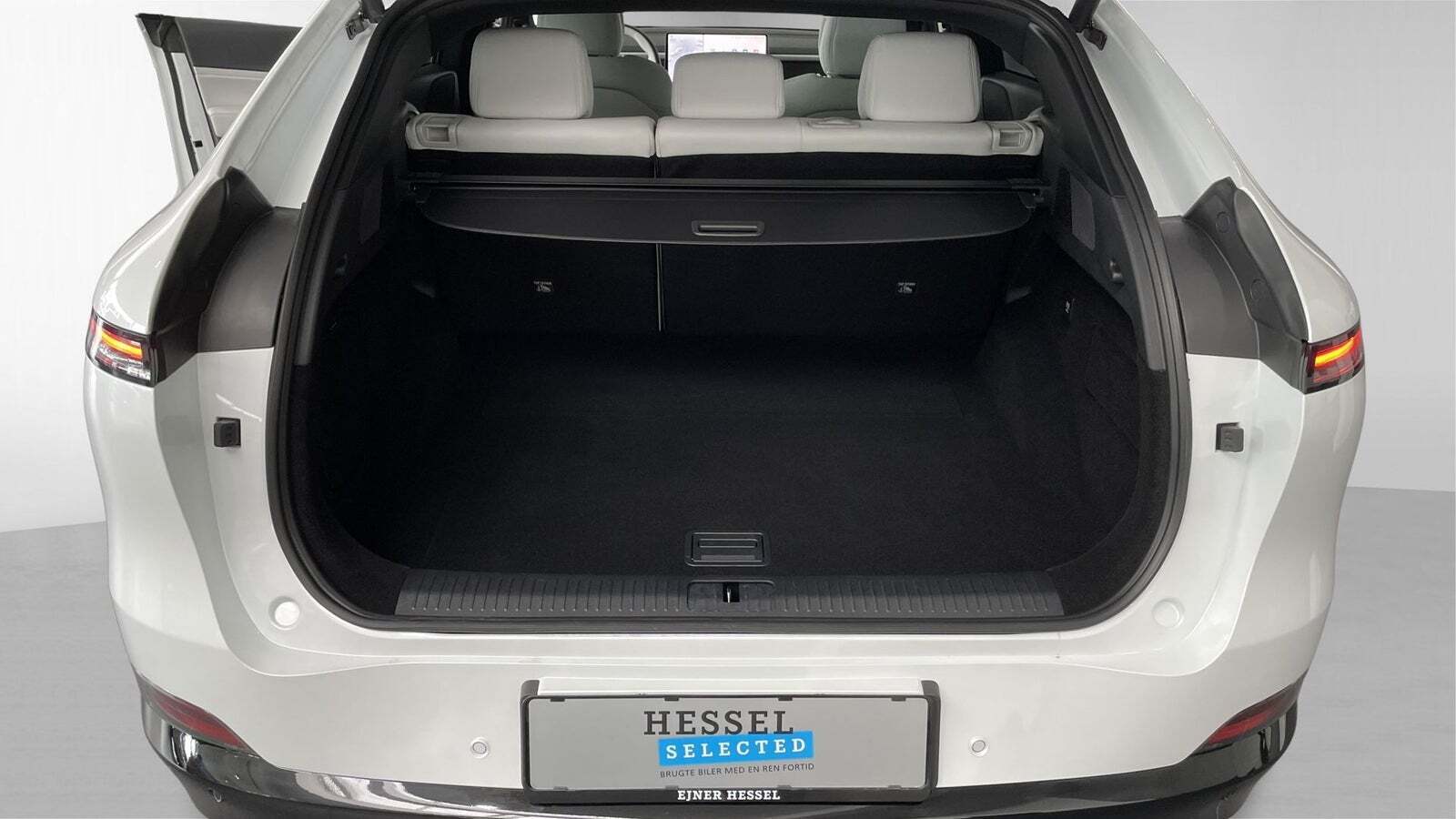 Hvid Xpeng G6 fra 2024