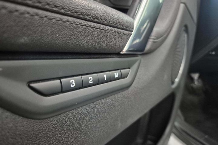 Sort Land Rover Discovery Sport fra 2021
