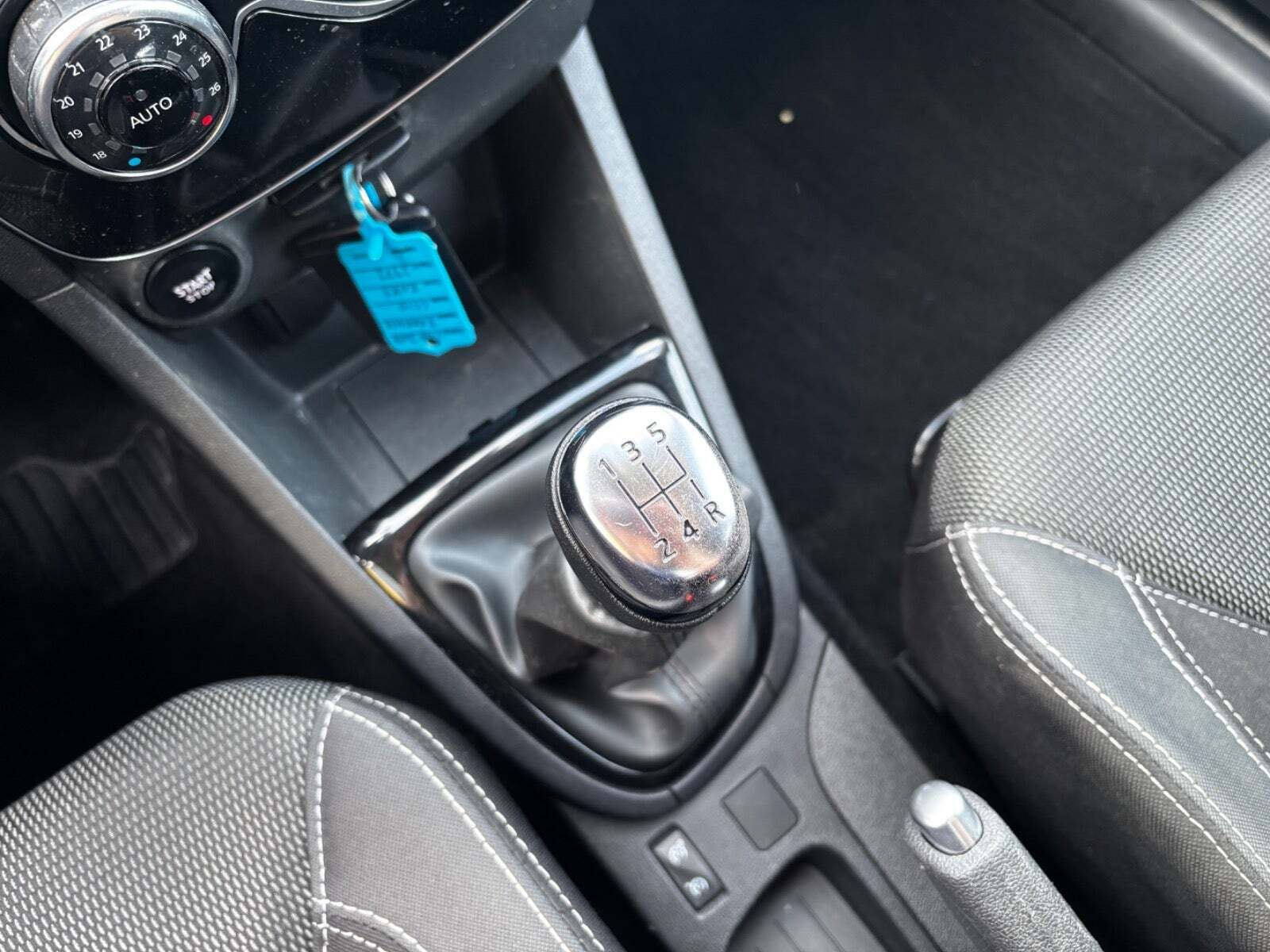 Sort Renault Clio IV fra 2017