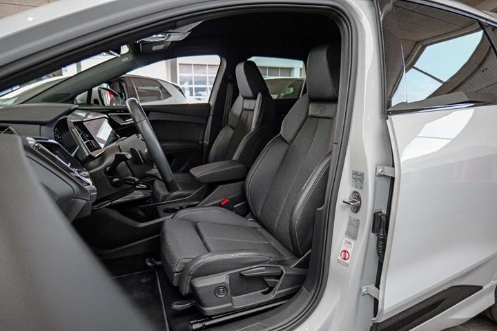 Hvid Audi Q4 e-tron fra 2022