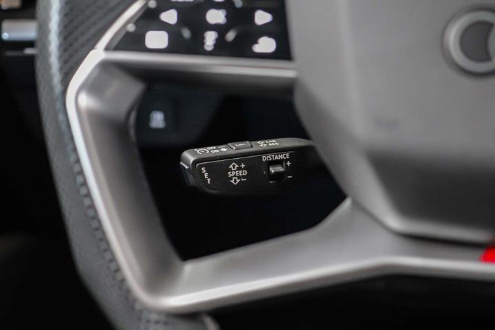 Hvid Audi Q4 e-tron fra 2022