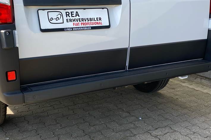 Hvid Fiat Ducato fra 2026 set udefra