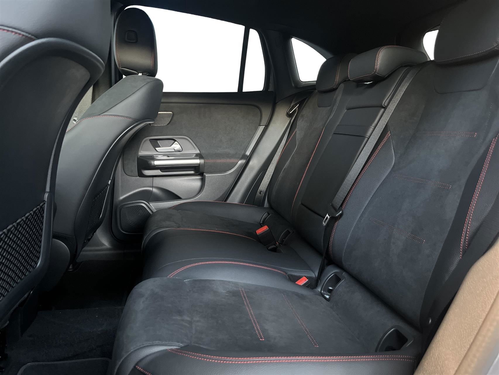 Grå Mercedes EQA 250+ fra 2024