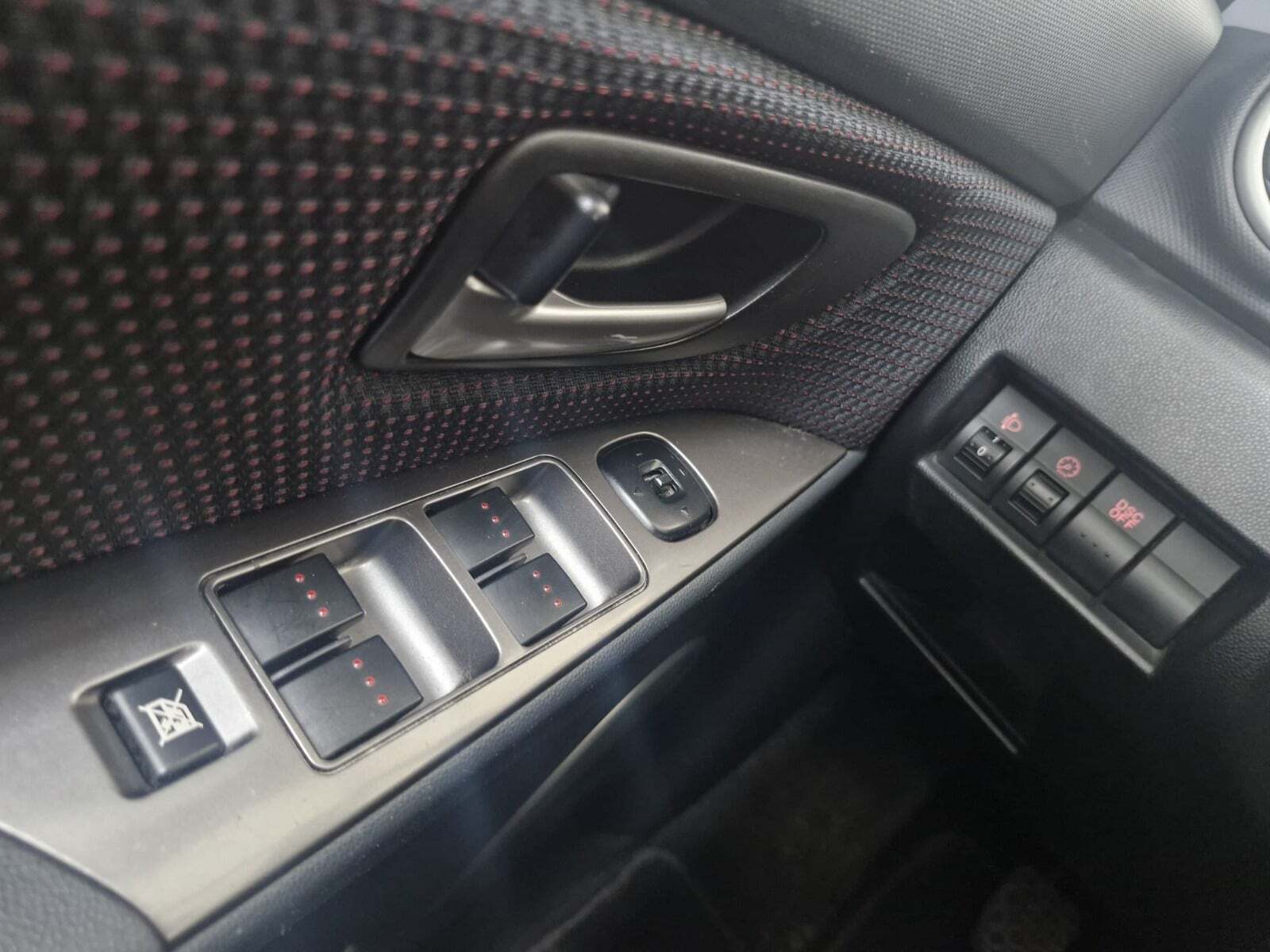 Grå Mazda 3 fra 2007