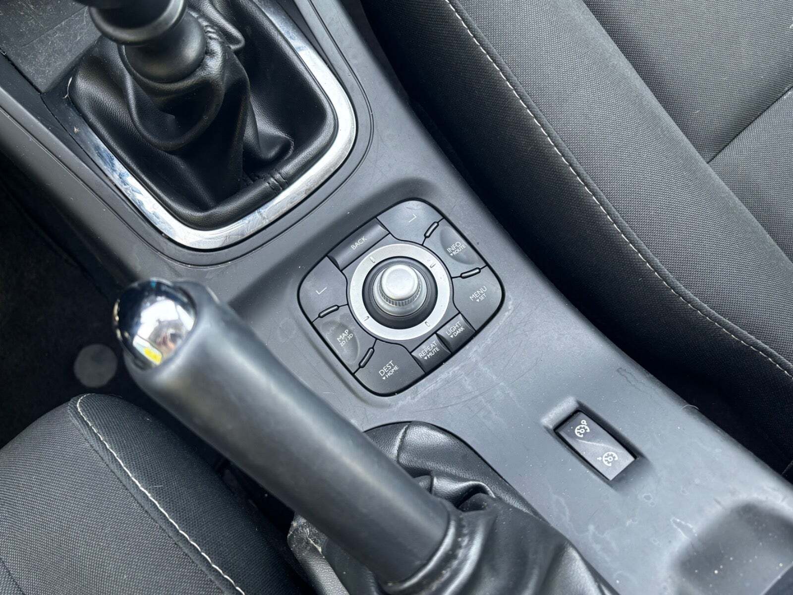 Grå Renault Megane III fra 2013