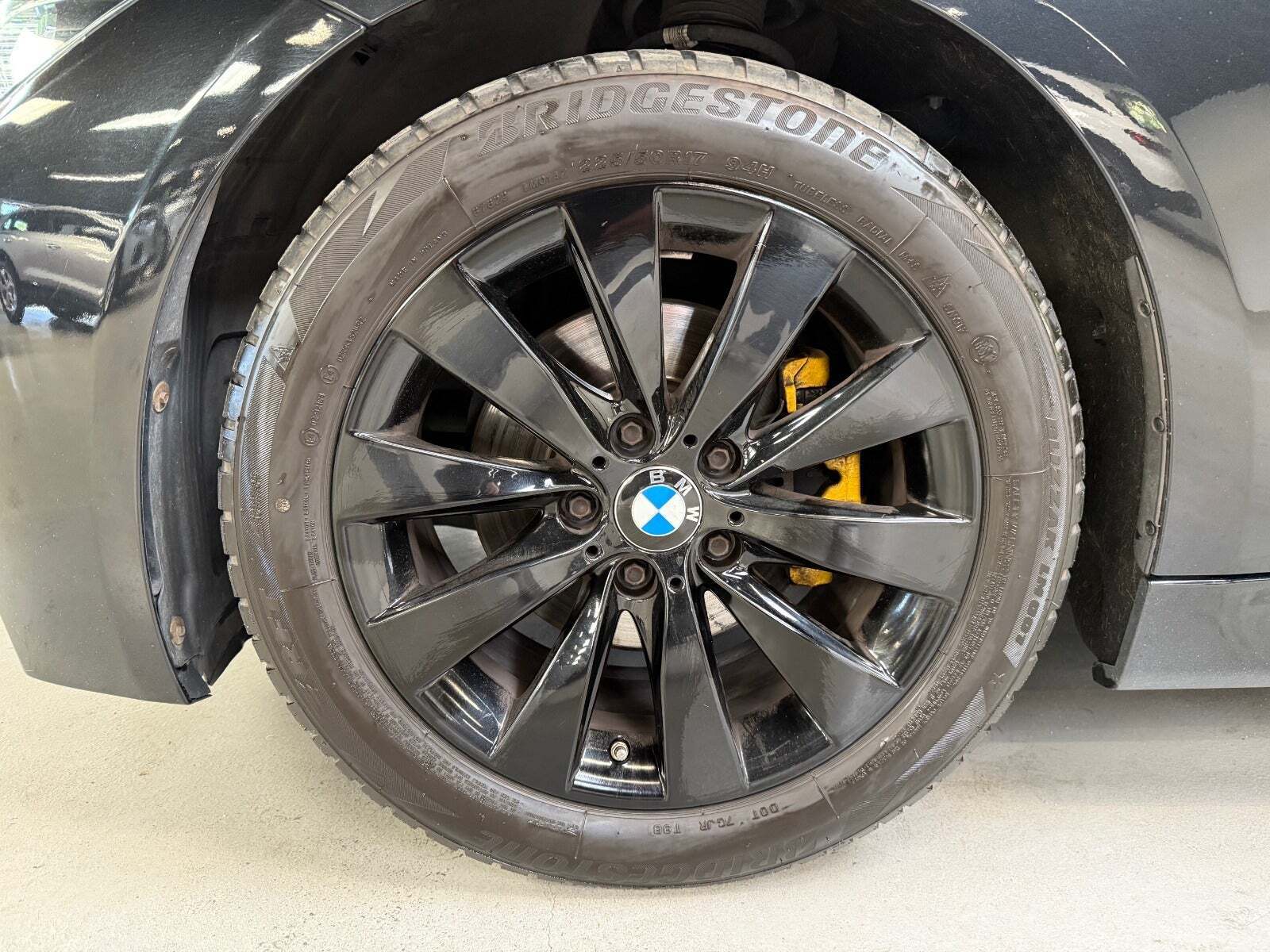 Sort BMW 320d fra 2016