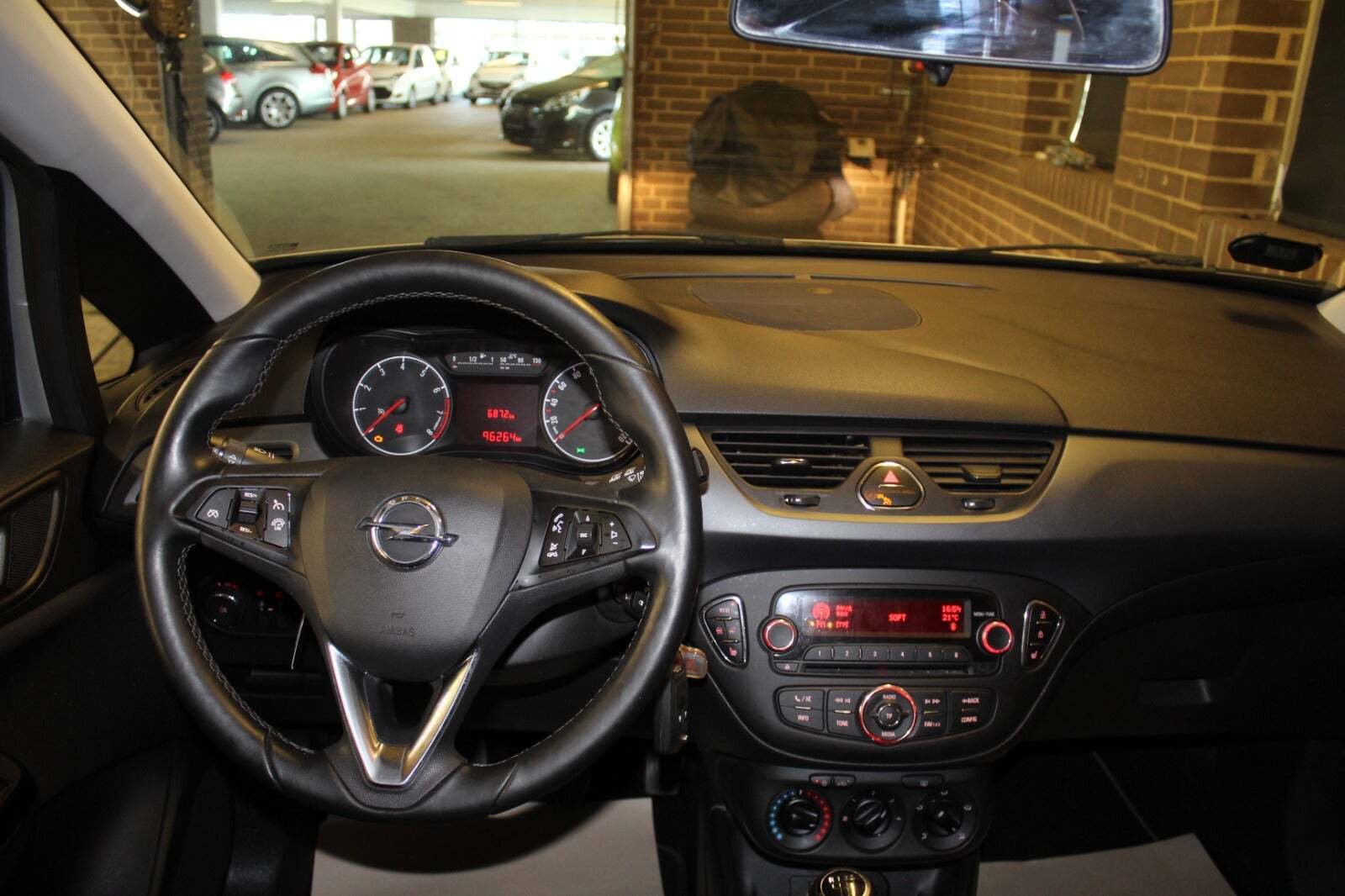 Sølv Opel Corsa fra 2015