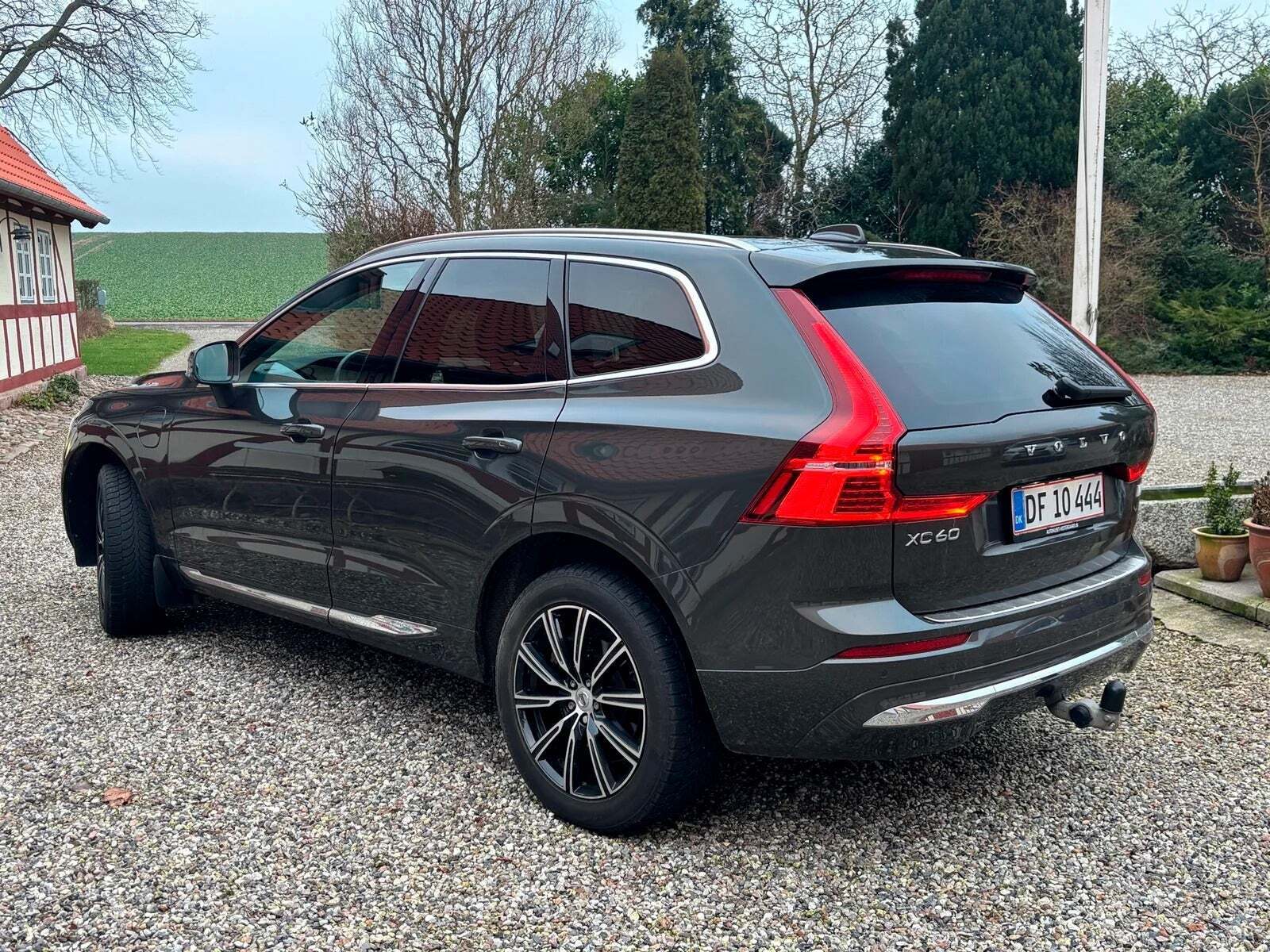 Sort Volvo XC60 fra 2022