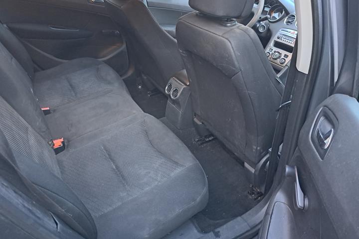 Grå Peugeot 308 fra 2009