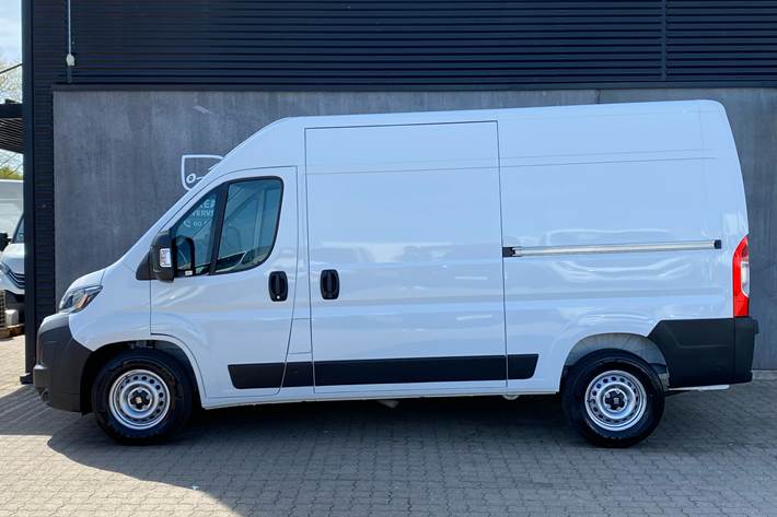 Hvid Fiat Ducato fra 2025