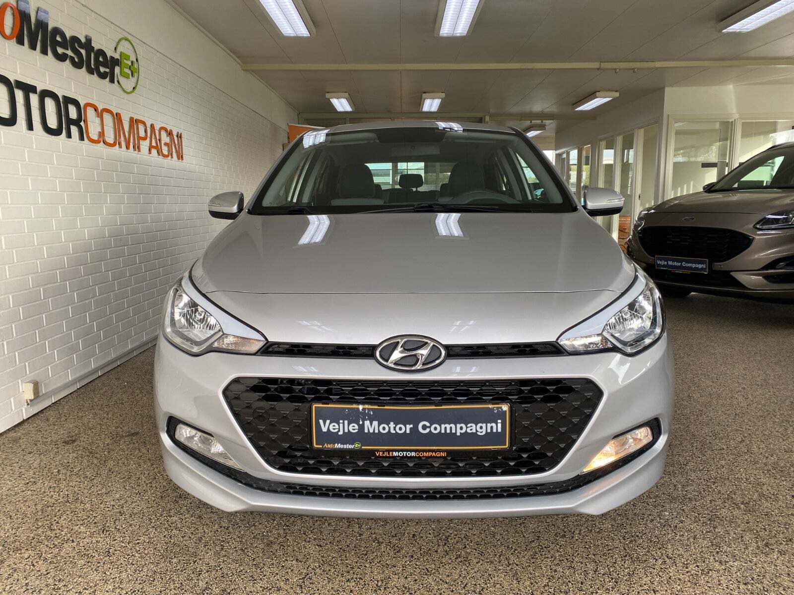 Sølv Hyundai i20 fra 2016