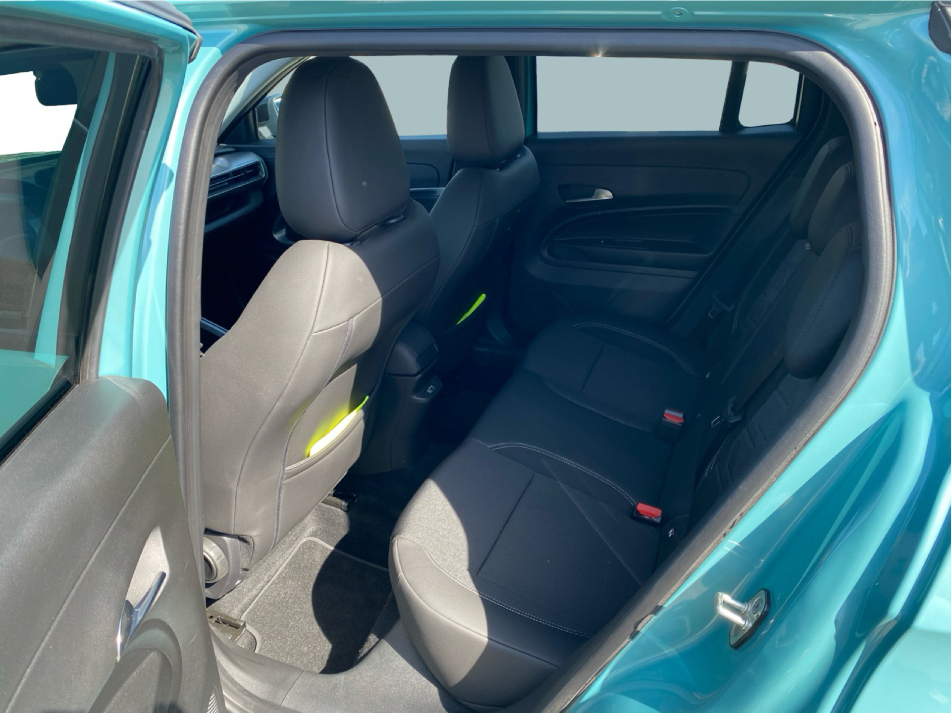 Blå Jeep Avenger fra 2023