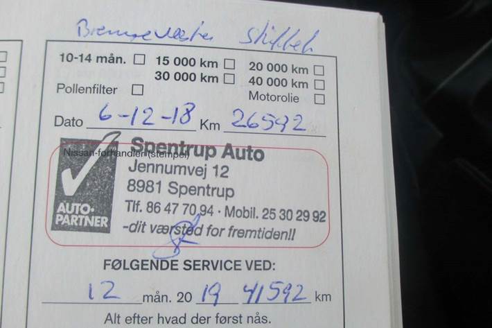 Sølv Nissan Micra fra 2013