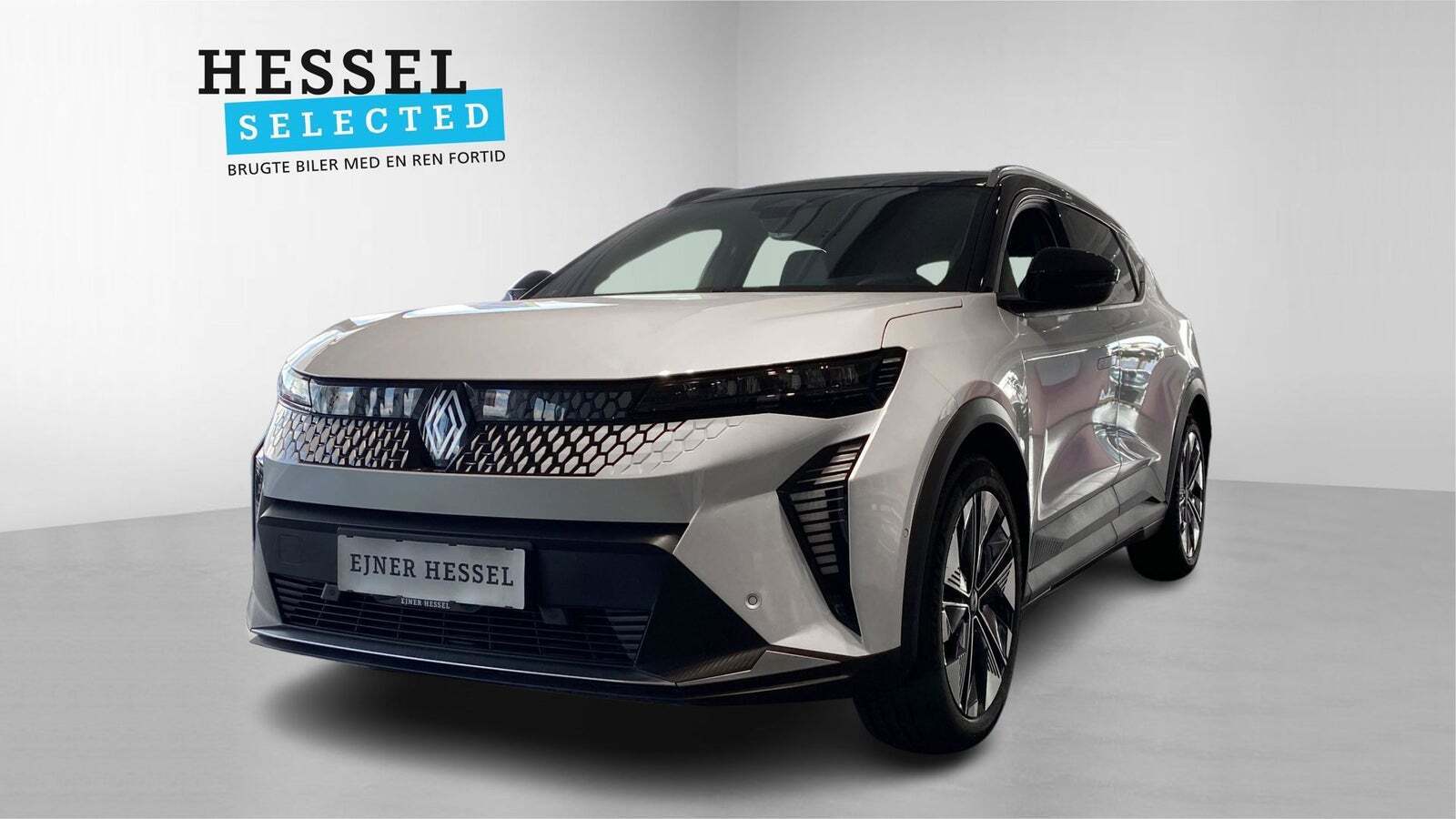 Hvid Renault Scenic E-Tech fra 2024 set udefra