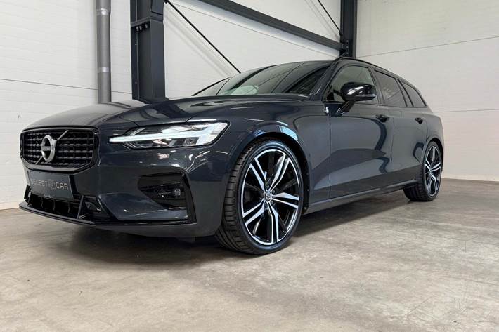 Grå Volvo V60 fra 2020